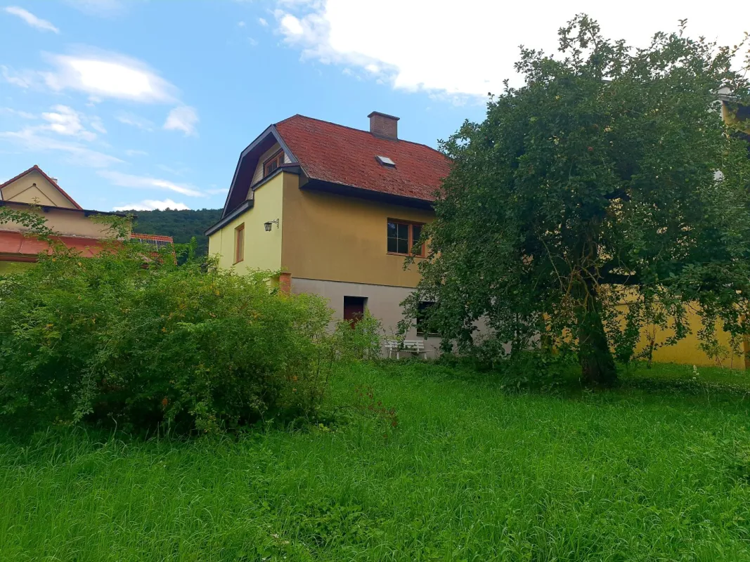 Einfamilienhaus mit Garten zu verkaufen! - Bild 1