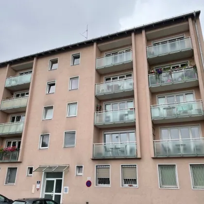 Wohnung (derzeit als Büro genutzt) mit Potential im Erdgeschoss – zentral mitten in Salzburg Lehen - Bild 2