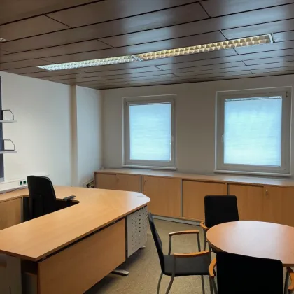 Möblierte Bürofläche (Umnutzung auf Wohnung möglich) im Erdgeschoss – zentral mitten in Salzburg - Bild 2