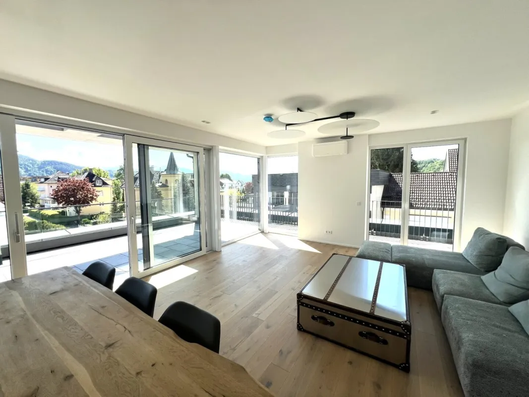 Exklusive Penthouse-Terrassenwohnung - Pörtschach Zentrum - inkl. 2 Tiefgaragenplätzen, Seezugang und Bootsboje - Bild 1