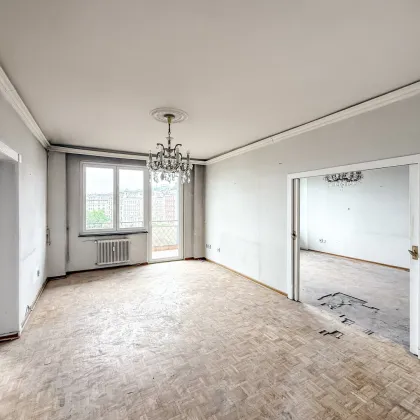 Wohnungspaket in Top-Innenstadtlage! 2 nebeneinander liegende Wohnungen mit 2 Loggien, neuen Fenstern und unverbautem Traumblick! - Bild 2