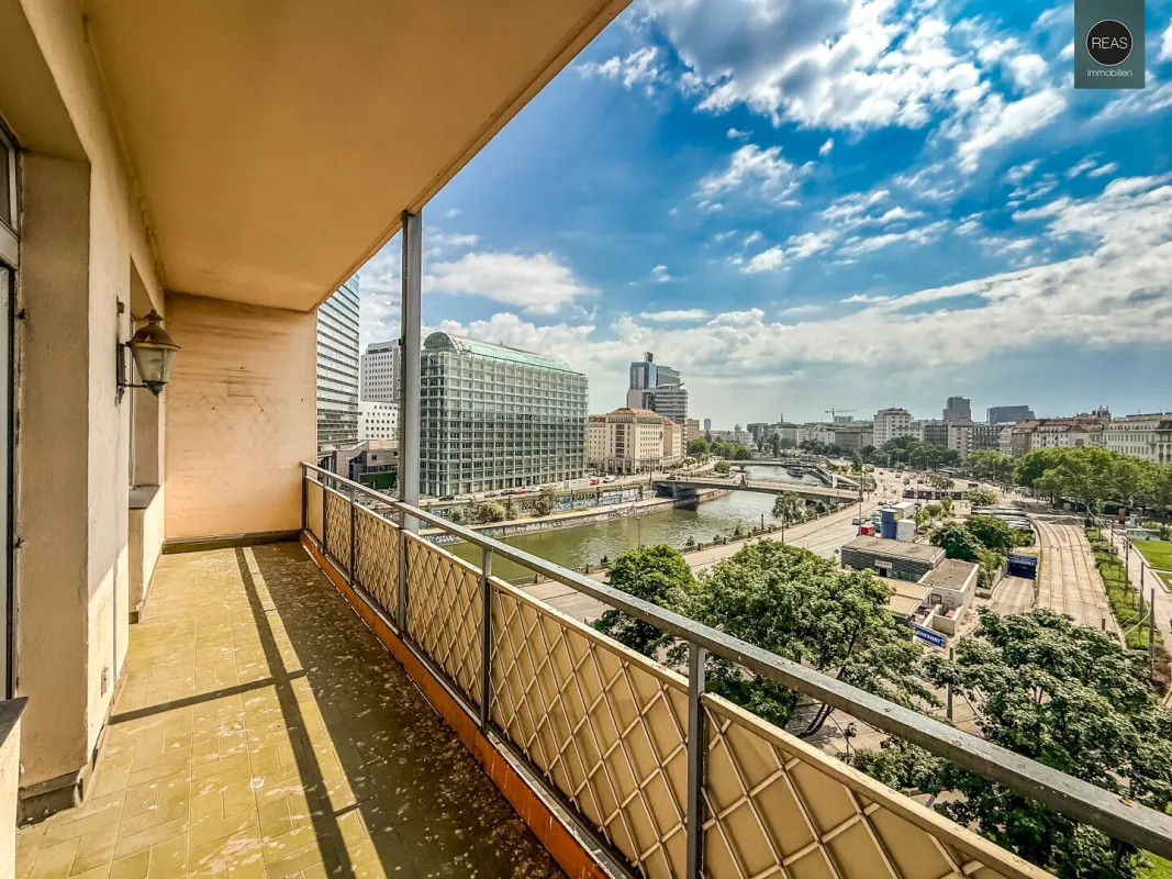 Wohnungspaket in Top-Innenstadtlage! 2 nebeneinander liegende Wohnungen mit 2 Loggien, neuen Fenstern und unverbautem Traumblick! - Bild 1