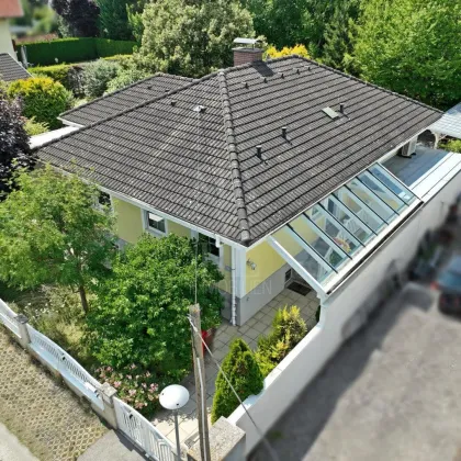 Großes Grundstück mit Einfamilienhaus *Luftwärmepumpe, Pool und Garagen* - Bild 3