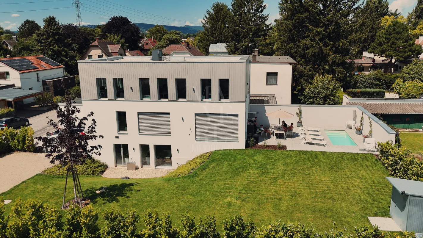 Moderne Villa - Erstbezug - - Bild 1