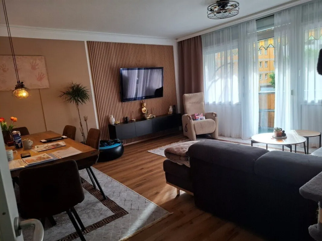 Renovierte 4-Zimmer-Wohnung mit West-Loggia im Hochparterre in Mürzzuschlag zu kaufen ! - Bild 1