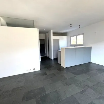 Stylische Garconniere mit Terrasse und TG Abstellplatz in Mils - Bild 2