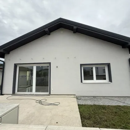***HOCHWERTIGER ERSTBEZUG FÜR ZWEI GENERATIONEN - KOMPLETTES DOPPELHAUS IN FRANKENAU*** - Bild 2