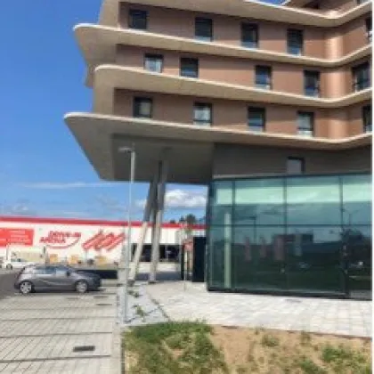 GROSSGASTRONOMIE/BETRIEBSFLÄCHE - erstes Objekt an der Zufahrt zum Industriezentrum NÖ Süd  -  472 m² - Bild 2