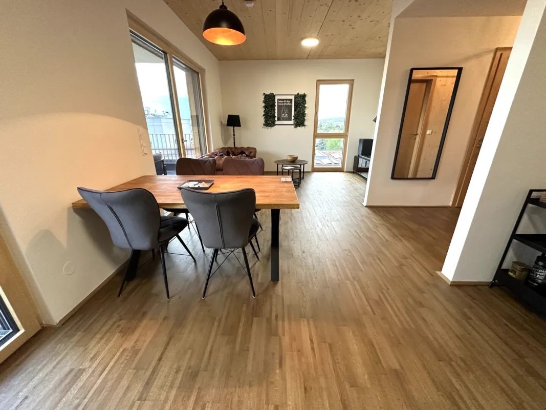 Wunderschöne & vollmöblierte 2-Zimmerwohnung in absoluter Ruhelage mit schönem Ausblick von großer Terrasse - en suite Badezimmer inklusive - Bild 1