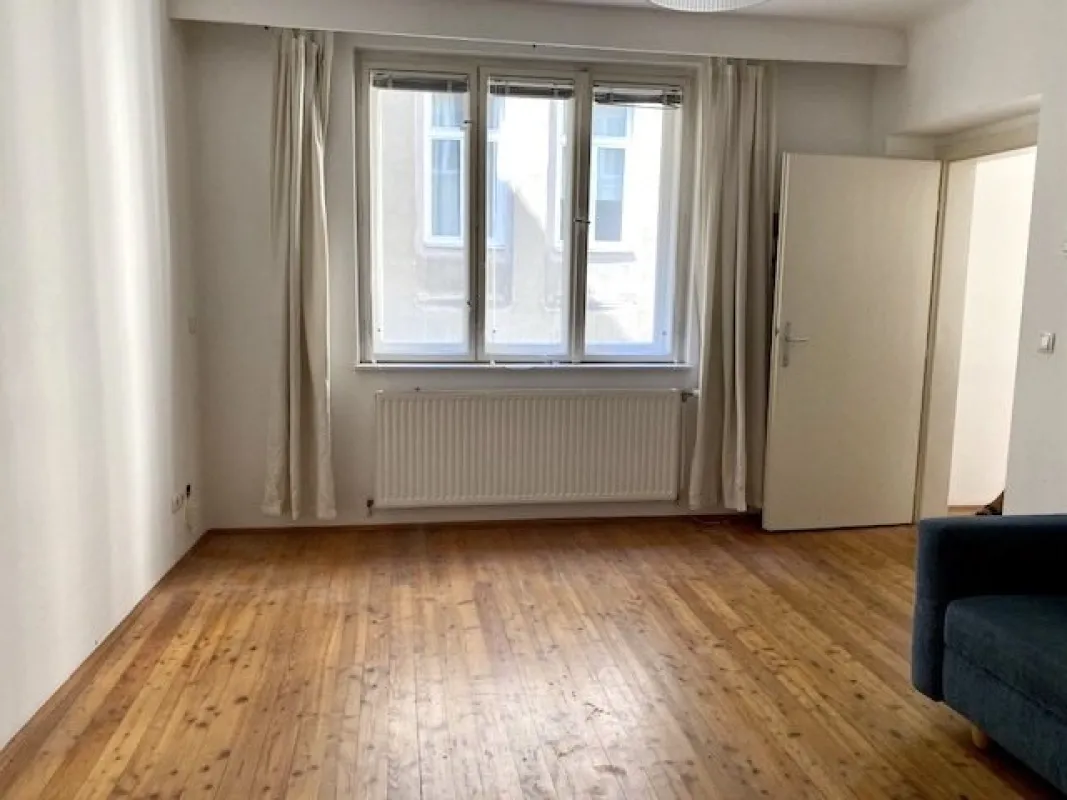 Rudolfsplatz: hübsches Lager im 2. Stock eines gepflegten Hauses, 3 Räume, zentral begehbar, Küchenzeile, Bad+WC, freundlich+ruhig, U1 + U4 Schwedenplatz! - Bild 1