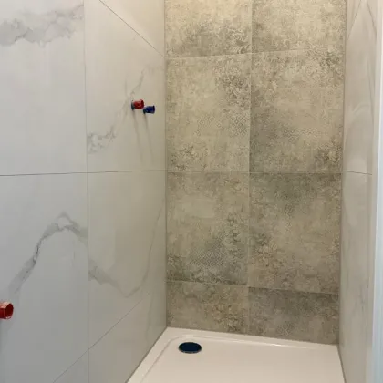 Erstbezug nach Sanierung – Charmante 1-Zimmer-Wohnung in zentraler Lage von Graz - Bild 2