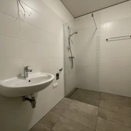 Schöne 2-Raum Wohnung mit guter Raumaufteilung in zentrumsnaher Lage! - Bild 3
