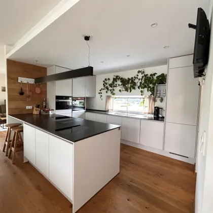 Traumhaftes Einfamilienhaus am Fuße der Sausaler Weinstraße! Ein großes Grundstück und ein Haus, dass alles bietet - auch eine nachhaltige Energieversorgung! - Bild 2