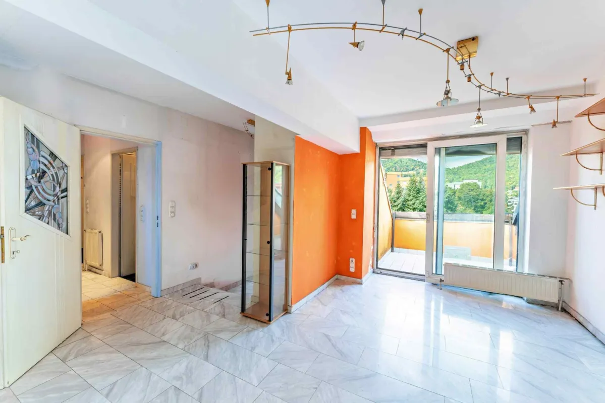 Dachgeschoßwohnung mit Balkon und Ausblick in Gründerzeithaus - Bild 1