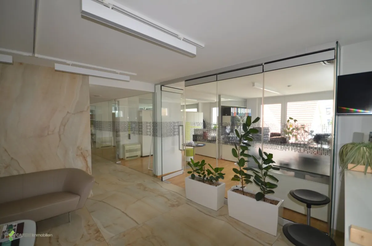 Moderne, flexibel gestaltbare Büroflächen vis-à-vis UNO City  ca. 289 m², Terrasse & Loggien - Bild 1