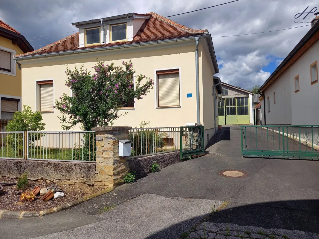 Gepflegtes Wohnhaus mit Obstgarten - Bild 1