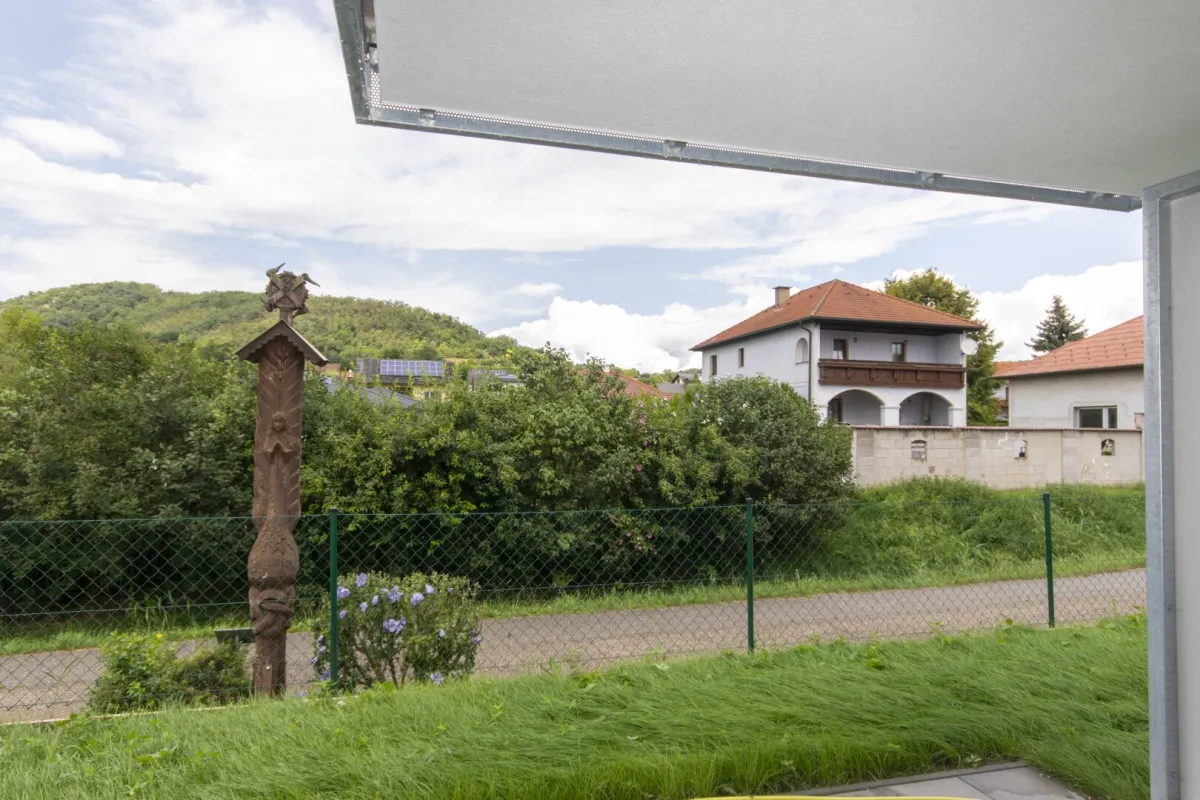 Einen Steinschlag von Krems entfernt - Bild 1