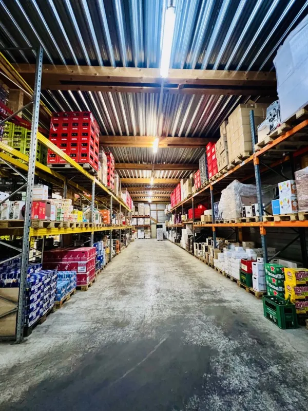 Attraktive Gewerbeimmobilie im Betriebsgebiet Lustenau Nord mit großem Innen- und Außenlager, Bürotrakt und Betriebswohnung. - Bild 1