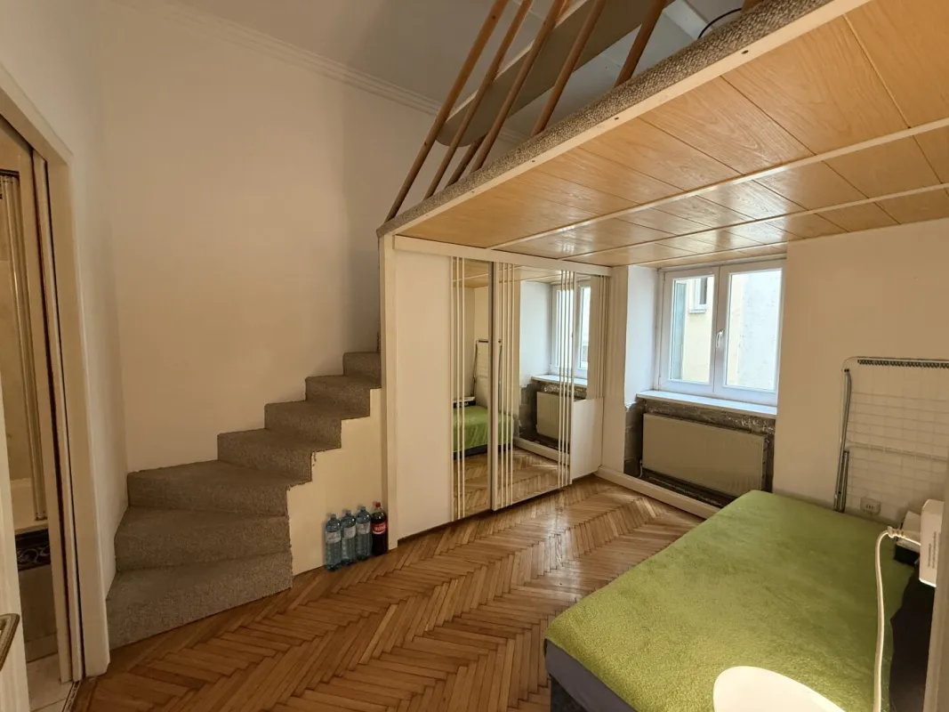 TOP ANBINDUNG - Altbau - ca. 57m² WFL - 2 Zimmer - 2. Liftstock - Einbauküche - Bild 1