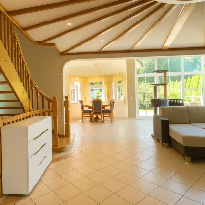 Einzigartiges Einfamilienhaus mit Charakter und Großzügigkeit - Bild 2