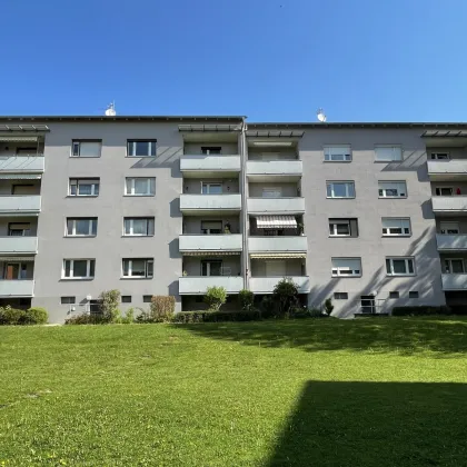 Preisgünstige 3-Zimmer-Wohnung, große Loggia, Sofortbezug möglich! - Bild 2