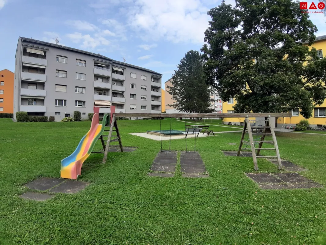 Preisgünstige 3-Zimmer-Wohnung, große Loggia, Sofortbezug möglich! - Bild 1