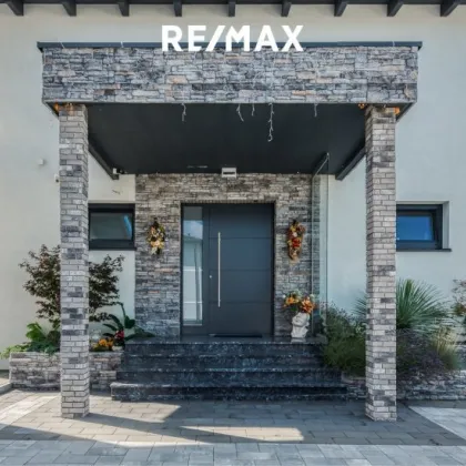 Großzügige Villa + Nebengebäude in Regau - Bild 2