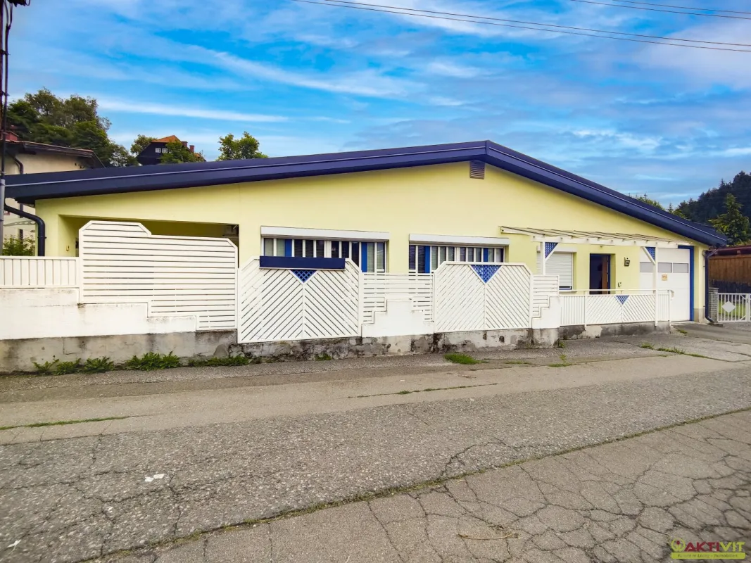 Gepflegtes Stadthaus mit viel Platz auf zwei Ebenen. - Inkl. Wellnessbereich und großer Terrasse. - Bild 1