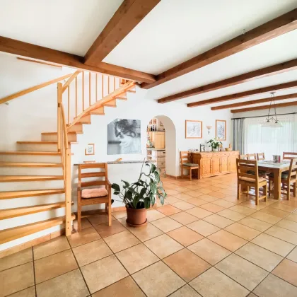 Stilvolles Wohnhaus in Ruhelage mit einzigartigem Wellnessbereich und eigenem Kraftwerk. - Bild 3