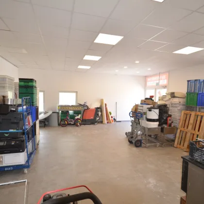 Geschäftslokal mit ca. 100 m² in branchenfreier Nutzung – großer Verkaufsraum, Büro/Personalbereich & eigene Parkplätze - Bild 2