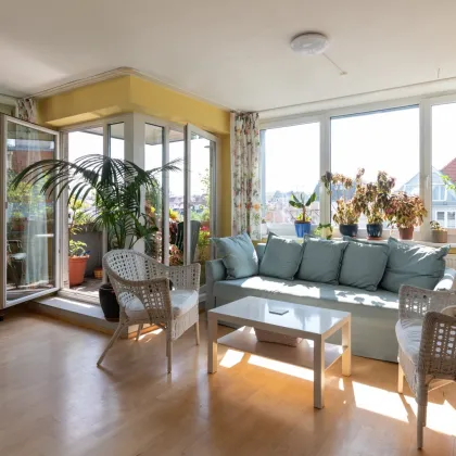 NEUER PREIS: PERFEKTER BLICK ÜBER WIEN - GEMÜTLICHE 6 ZIMMER DACHGESCHOSSWOHNUNG AUF ZWEI EBENEN mit schöner DACHTERRASSE - Bild 3