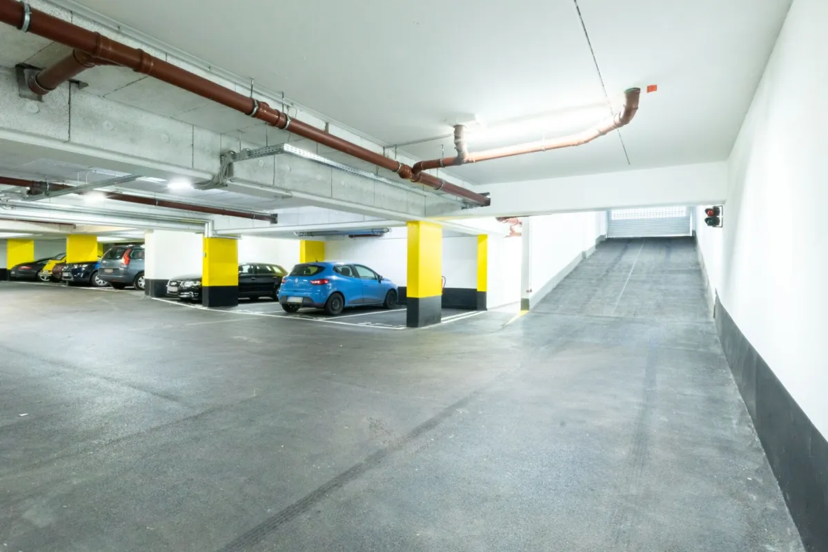 Stellplatz in moderner Garage im 14. Bezirk! Kendlerstraße! - Bild 1