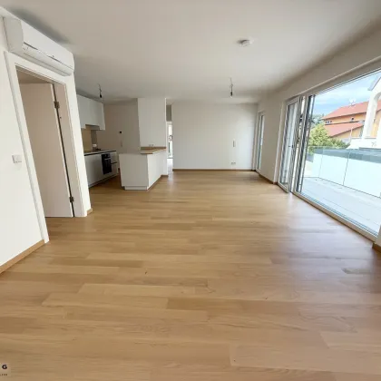 L-T8 - Erstbezug: Dachgeschosswohnung mit Lift I 5 Zimmer I 2 Balkone I absolute Grünruhelage mit Garagenplatzmöglichkeit - 1230 Wien - Bild 2