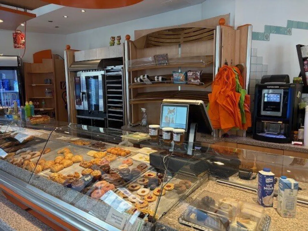 Cafe'-Bäckerei abzugeben ! - Bild 1
