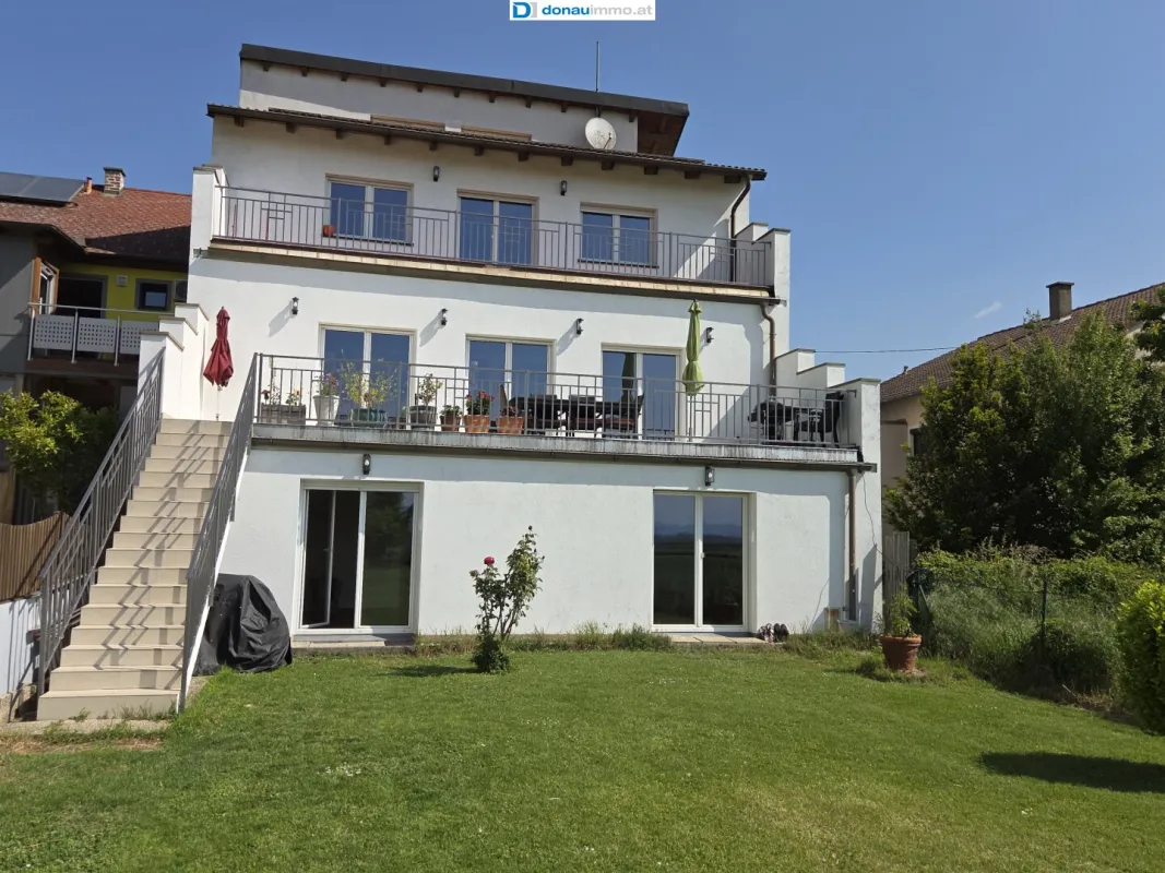 Einladende großzügige Residenz mit offener Architektur, Schwimmteich und riesigem Grundstück in Tullnnähe Gemeinde Hausleiten - Bild 1