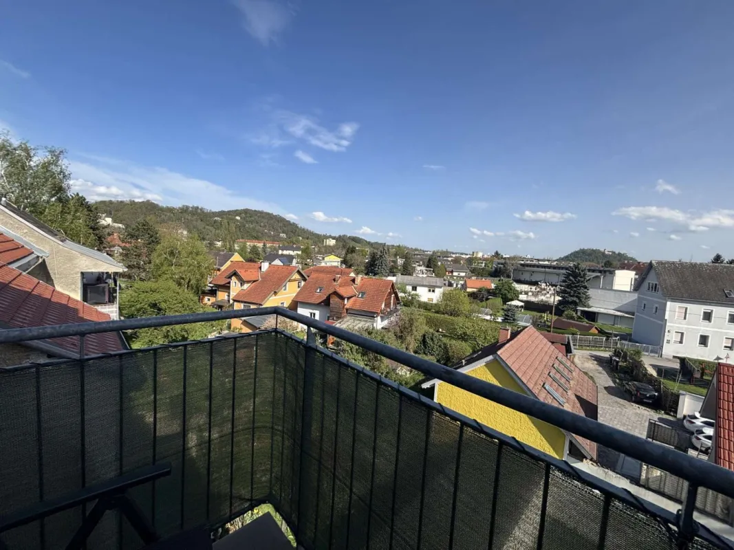 2-Zimmer-Wohnung mit zwei Balkonen und Schlossberg-Blick - Bild 1