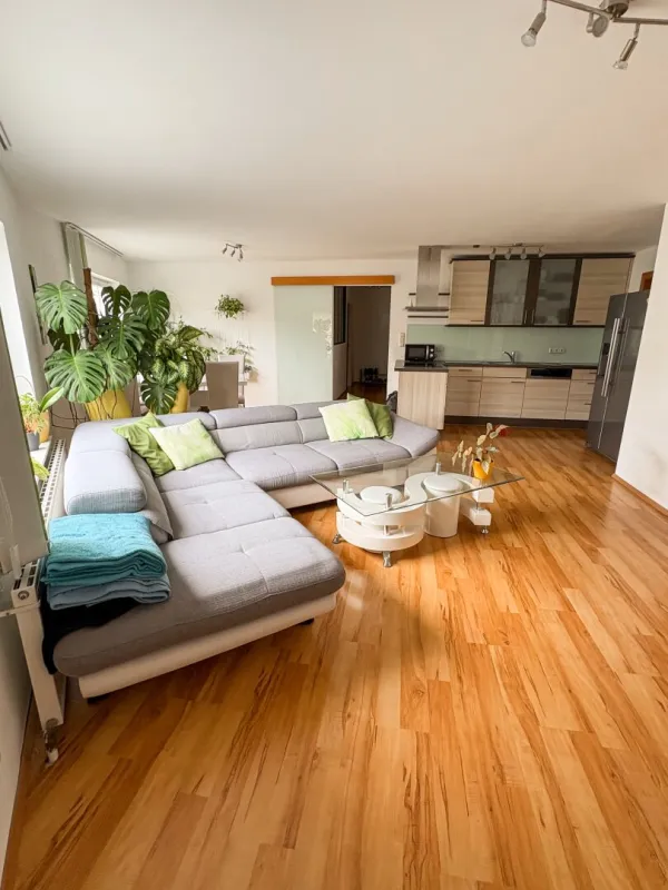 3-Zimmer-Wohnung mit offenem Wohnbereich und viel Licht in Ansfelden - Bild 1