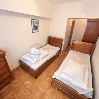 Gemütliche 2-Zimmer-Wohnung in Lassee: Stadtblick, Einbauküche & Parkplatz! Miete: 640 € - Bild 3