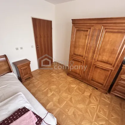Gemütliche 2-Zimmer-Wohnung in Lassee: Stadtblick, Einbauküche & Parkplatz! Miete: 640 € - Bild 2