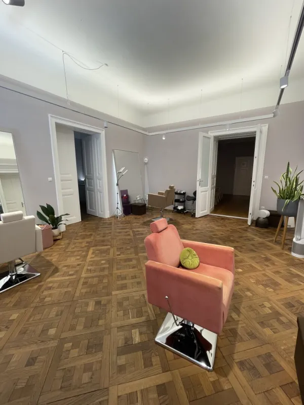 Exklusives Altbaubüro in Top-Innenstadtlage - Bild 1