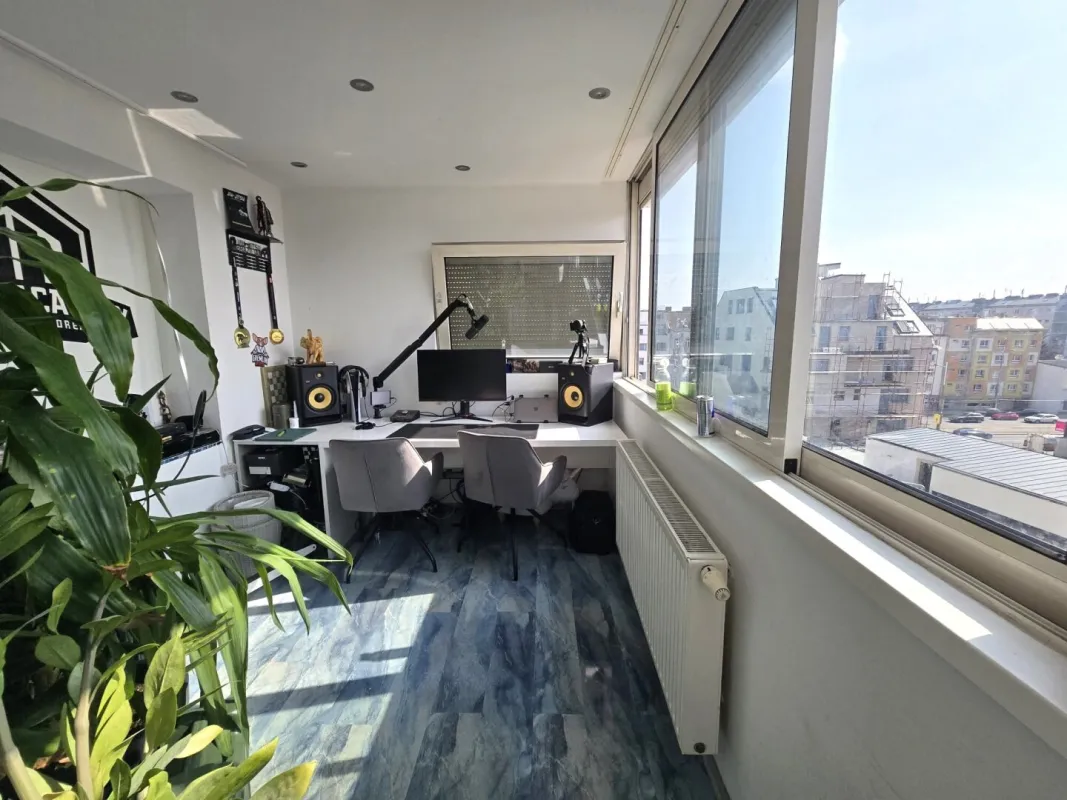 ++ MUSS MAN UNBEDINGT BESICHTIGEN + Wfl. 103m² +4 ZIMMER + BALKON + LOGGIA++ - Bild 1