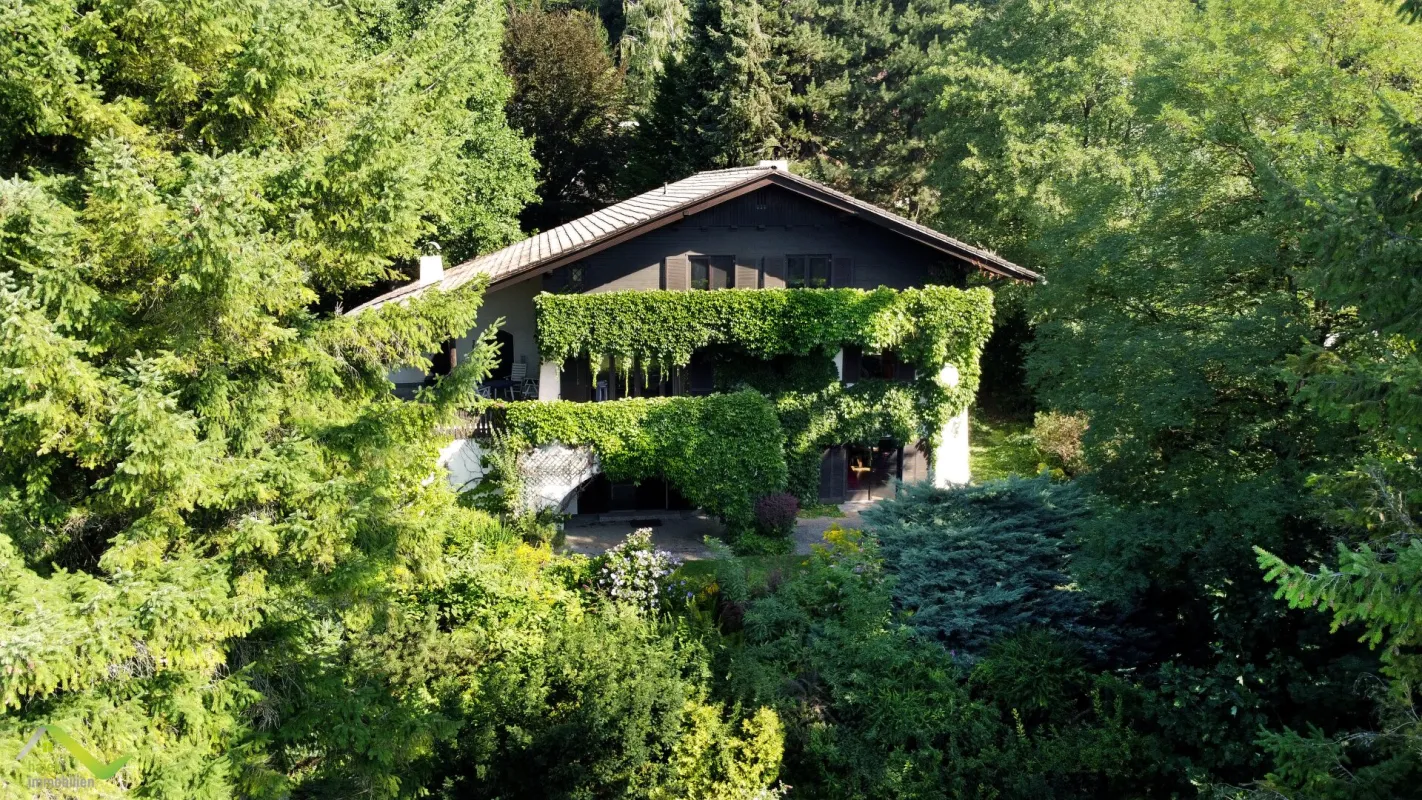 Velden - Ein/Zweifamilienhaus eingebettet in wunderbare Natur,Panoramablick auf die Karawanken und Zweitwohnsitz-Widmung - Bild 1
