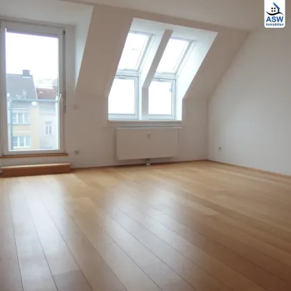 Wunderschöne 3-Zimmer Dachgeschoßwohnung mit Balkon in U-Bahn-Nähe (U3) - Bild 2