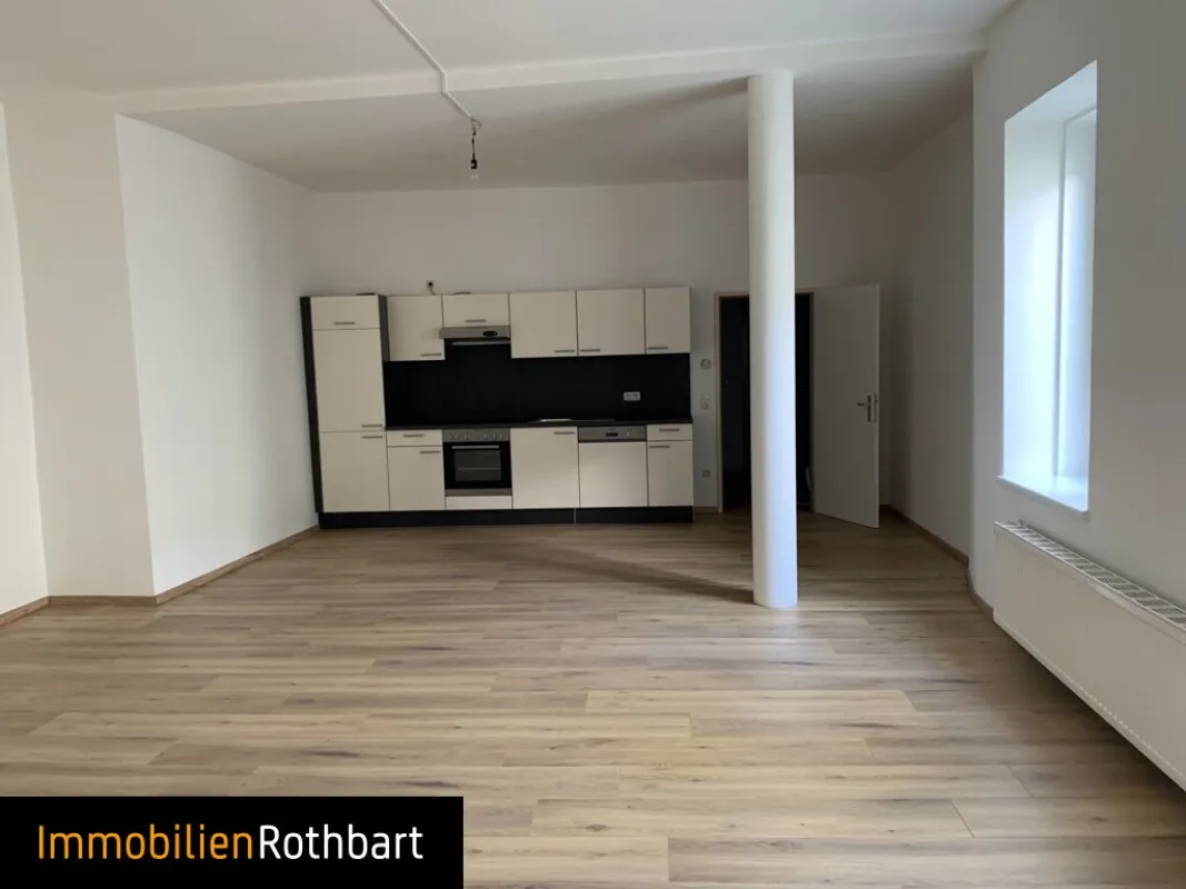 Großzügig angelegte 2-Zimmer-Wohnung - Bild 1