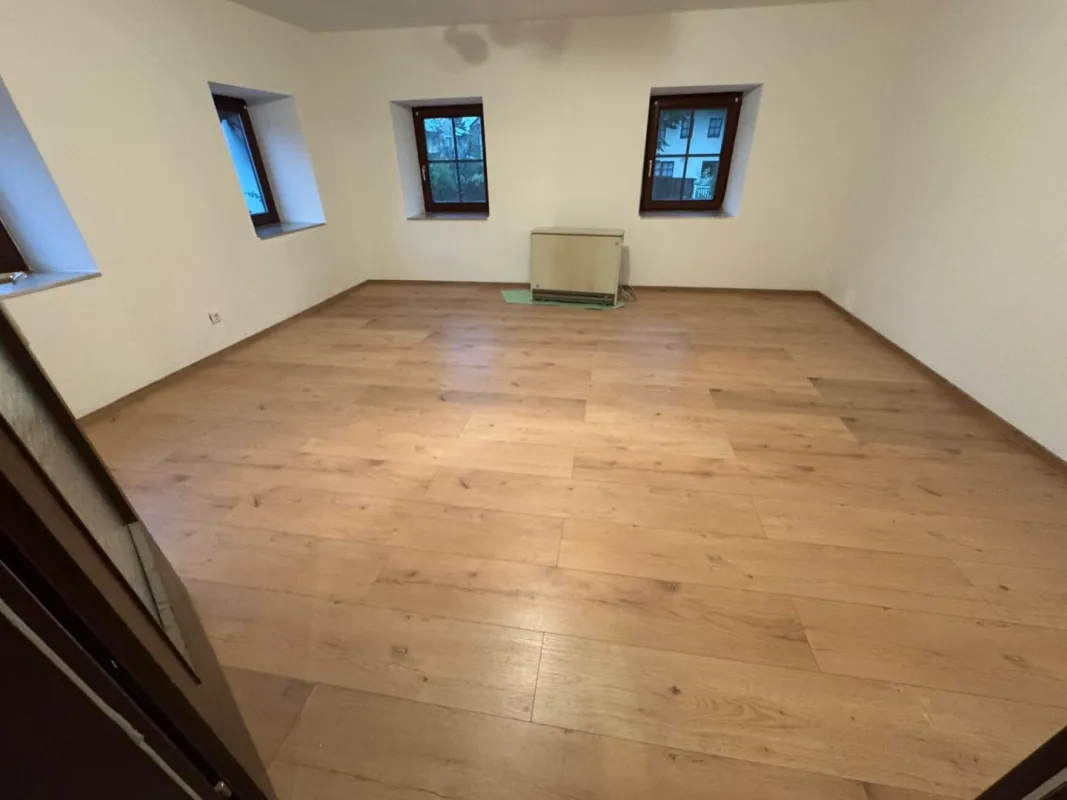"GRÖDIG - Kleines 2 Zimmer Appartement mit PKW-Stellplatz" - Bild 1
