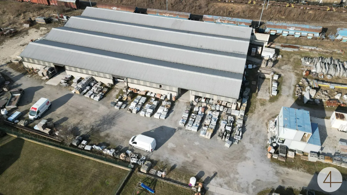 2 Gewerbehallen zur Vermietung ! 100m2 und 150m2 Lagerhallen Verfügbar - Bild 1