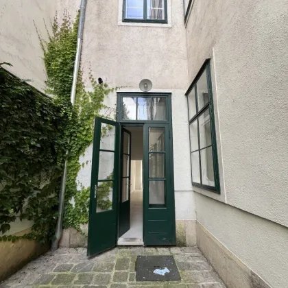 7, charmant, direkt von der Straße begehbar - Bild 2