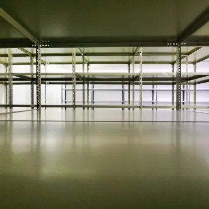 Top-Lagerfläche mit Schwerlastregalen – sofort verfügbar, unbefristet - Bild 2