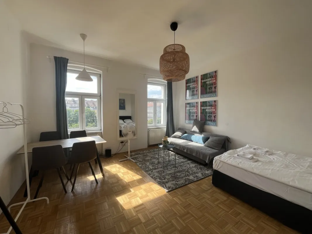 Helle City-Garçonnière am Gürtel – 2 Min. zur U6, sofort einziehen! - Bild 1