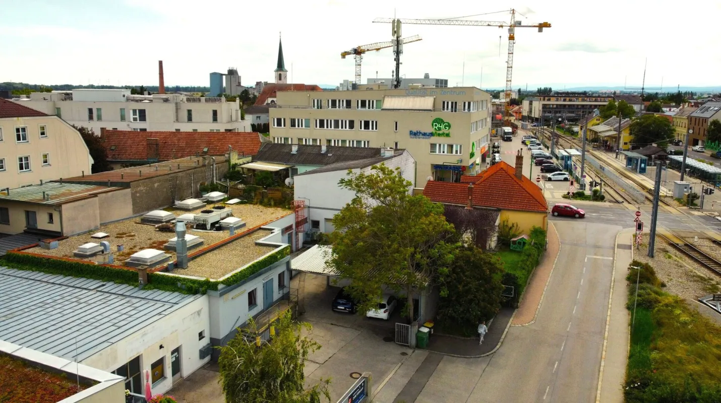 Einzigartige Liegenschaft mit vielseitigem Ausbaupotenzial im Herzen von Guntramsdorf - Bild 1